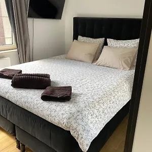 Louise 45 Blue , Bruselas Bélgica