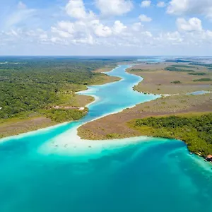 https://majestic-bacalar-exclusive-lagoon-cottage.quintano-roohotels.com