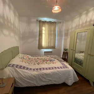 https://proche-des-thermes-et-pied-du-lac.hotels-rhonealpes.com