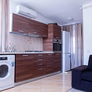 Garsoniere Dinu , Bucarest Rumanía